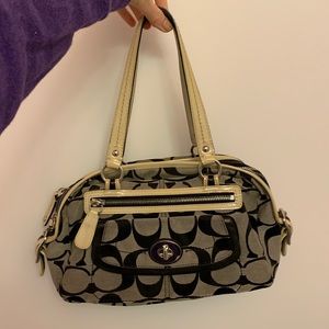 Coach Black and Cream Purse!